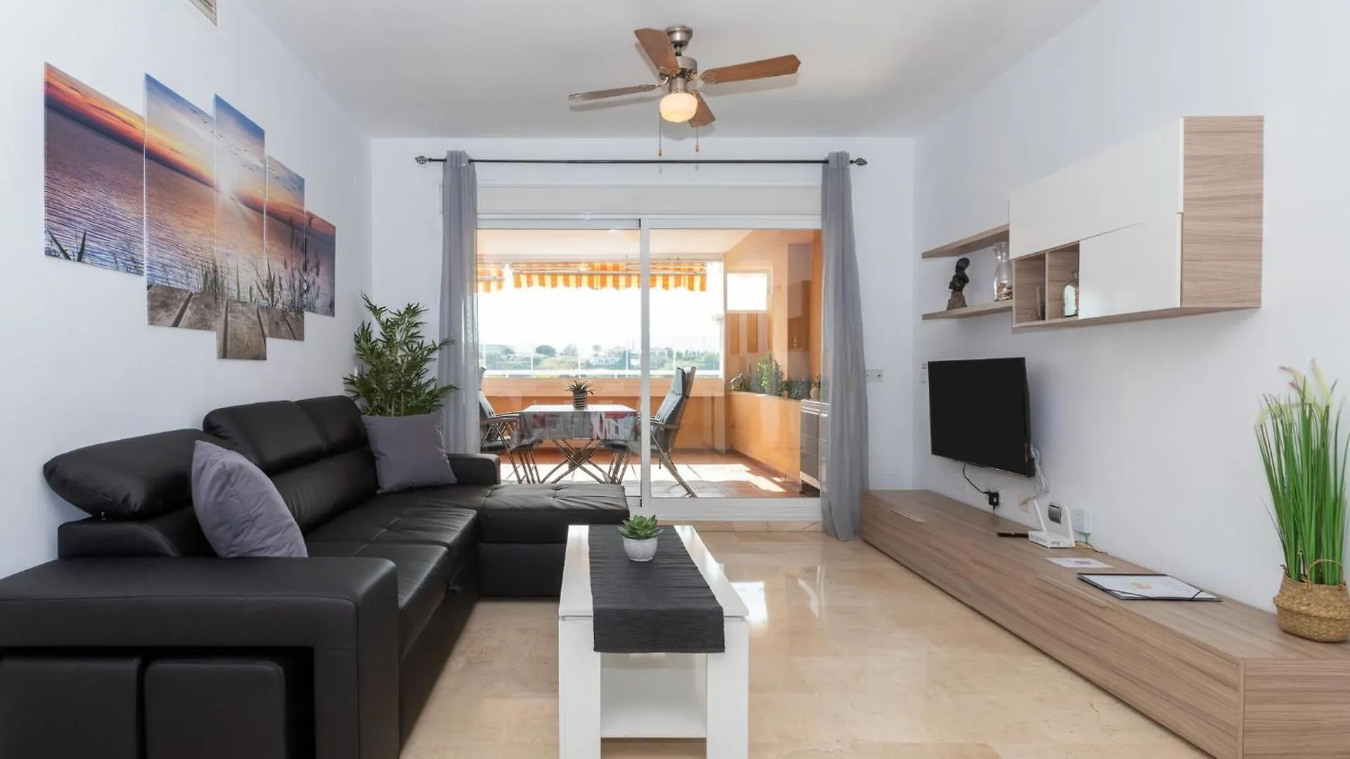 Holiday home Aguamarina Gamonal - Apartment With Free Wifi Marbella