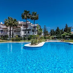 Solguest A 7 Minutos De Puerto Banus 1ª Linea Playa!!! Marbella